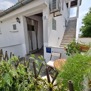 Vanessa Apartman